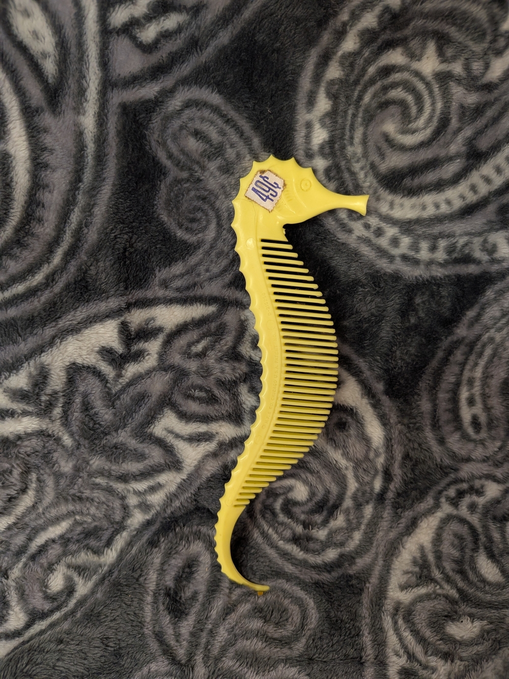 Yellow Seahorse-Shaped Hair Comb